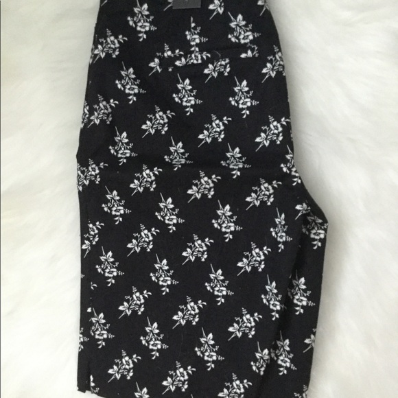 Short - Picture 2 of 3